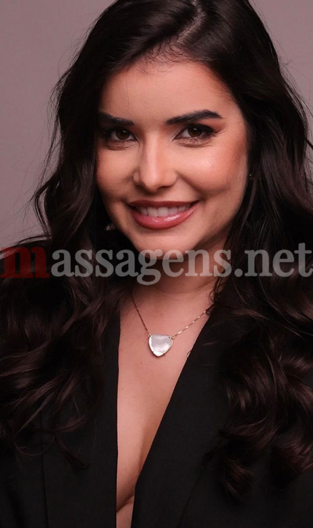 Foto vertical Massagista Gabi