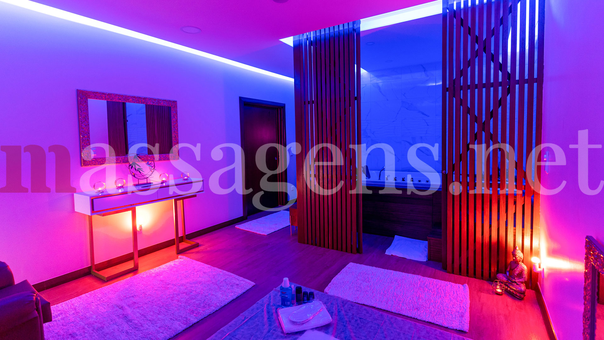 Foto horizontal Massagista Glamour Spa