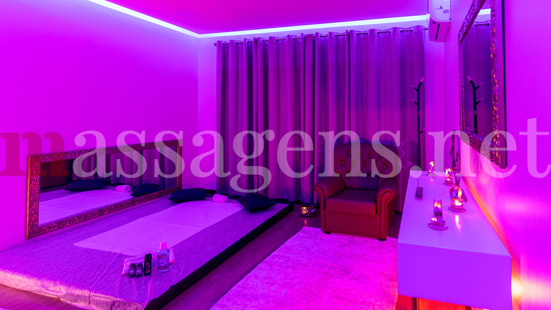 Foto horizontal Massagista Glamour Spa