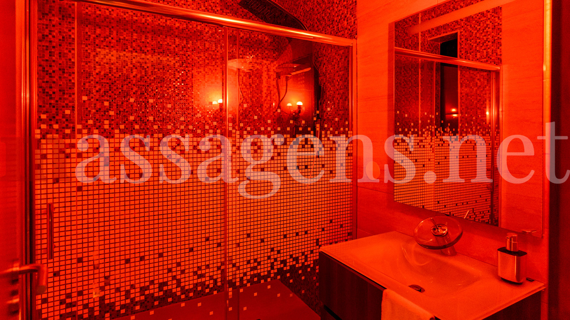 Foto horizontal Massagista Glamour Spa