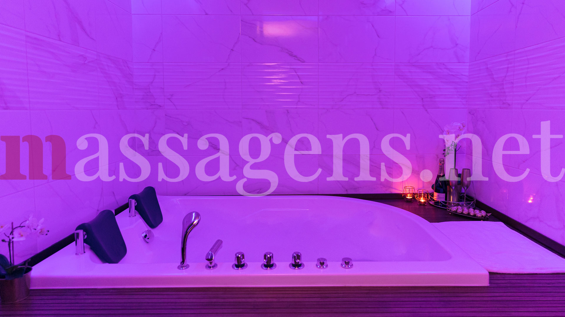 Foto horizontal Massagista Glamour Spa