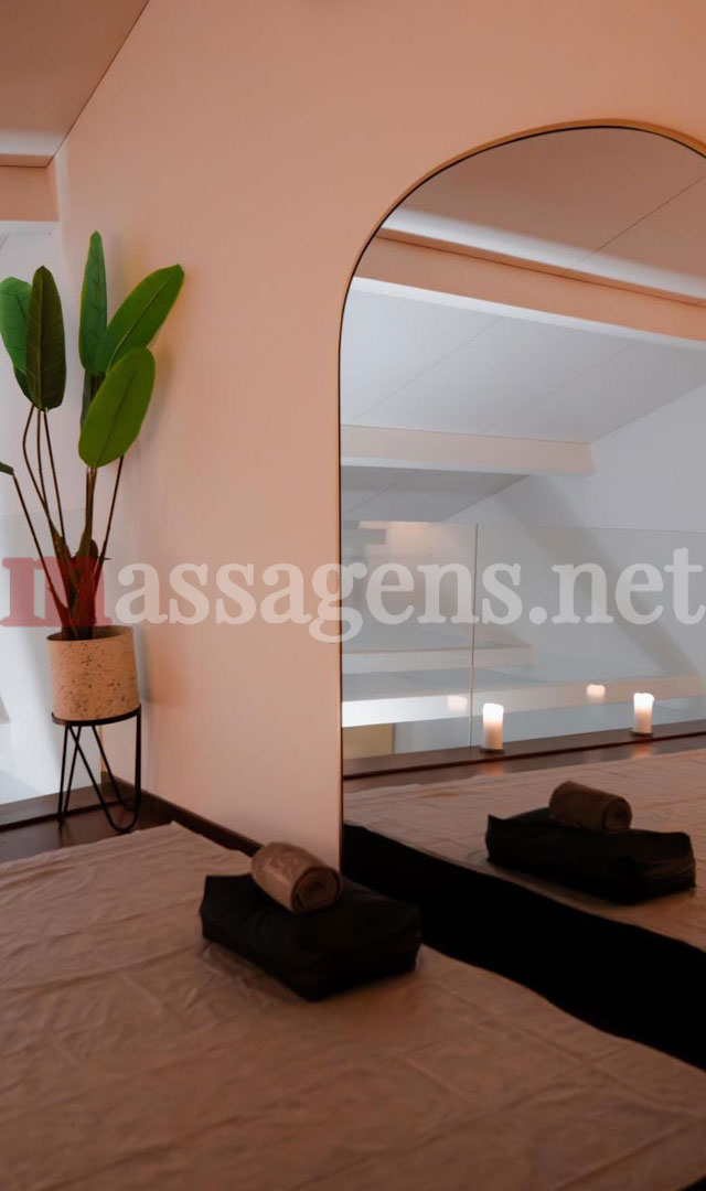 Foto vertical Massagista Instalações