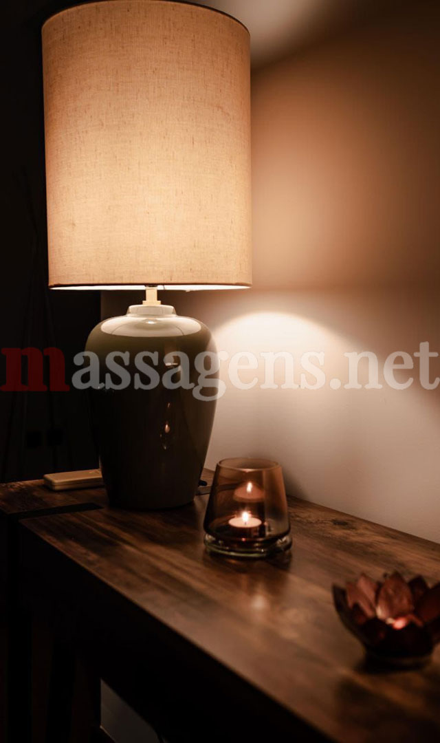 Foto vertical Massagista Instalações