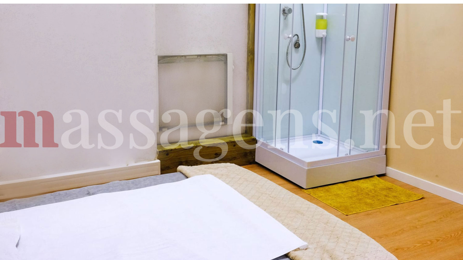 Foto horizontal Massagista Instalações