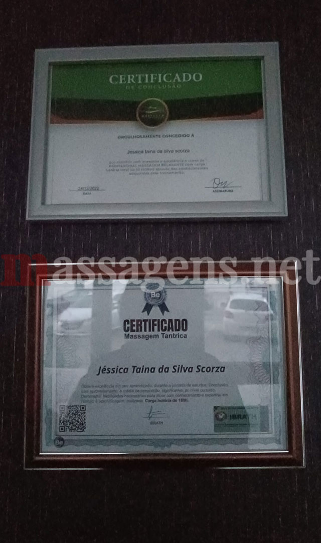 Foto vertical Massagista Jéssica Scorza