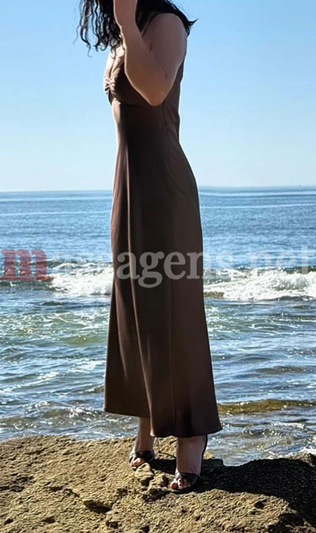 Foto vertical Massagista Lya
