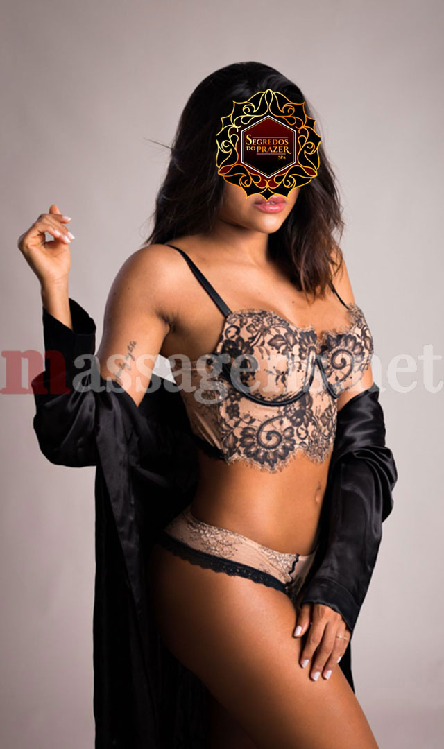 Foto vertical Massagista Mariana Secret