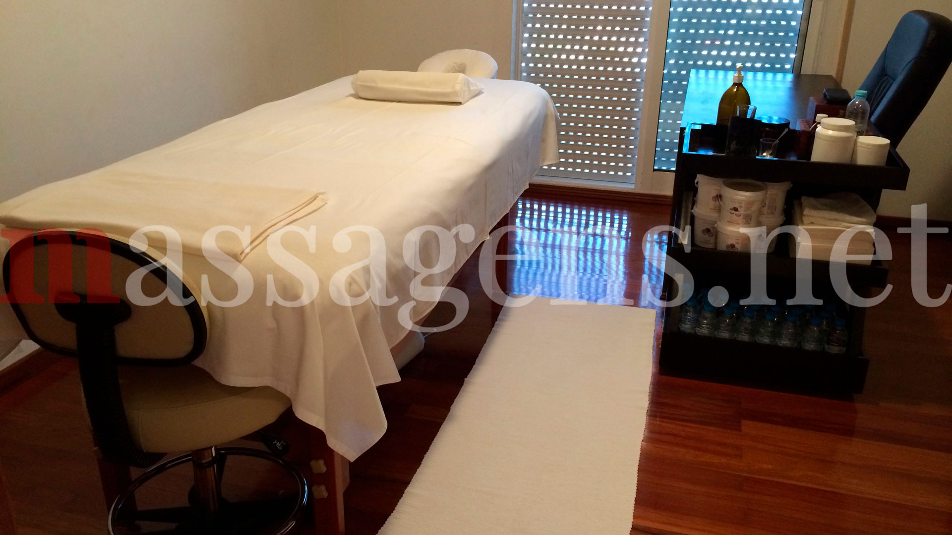 Foto horizontal Massagista Massagem Terapêutica
