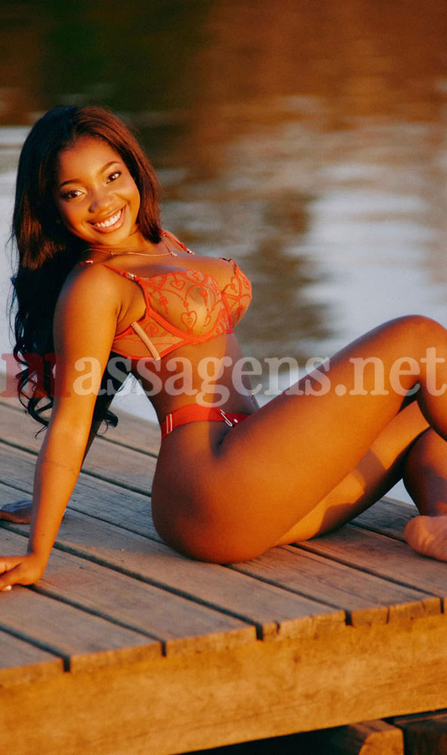 Foto vertical Massagista Penélope Paixão