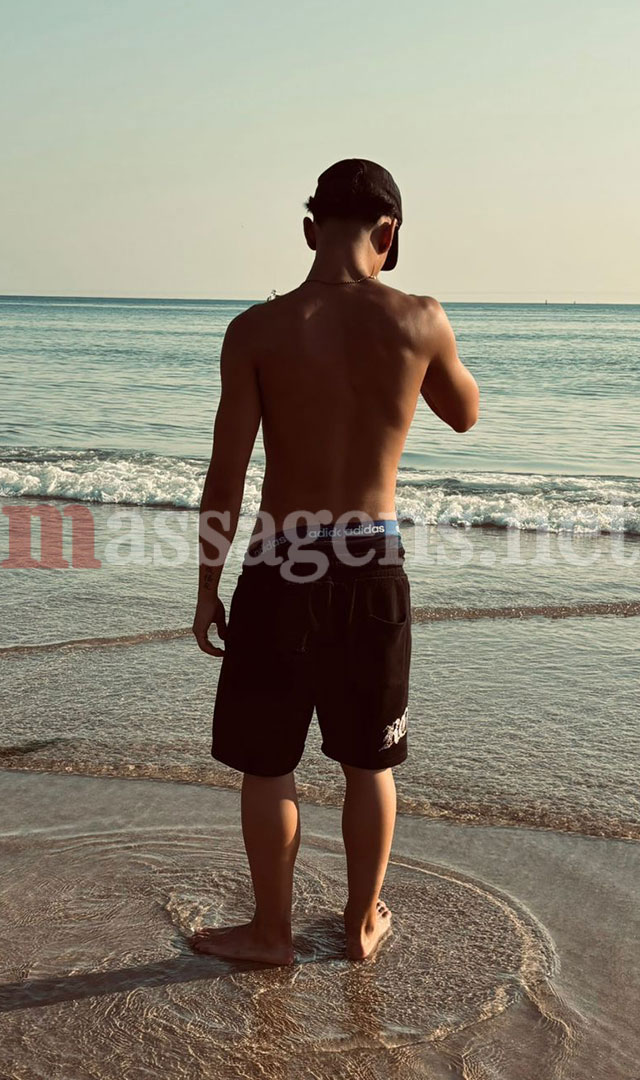 Foto vertical Massagista Ruan