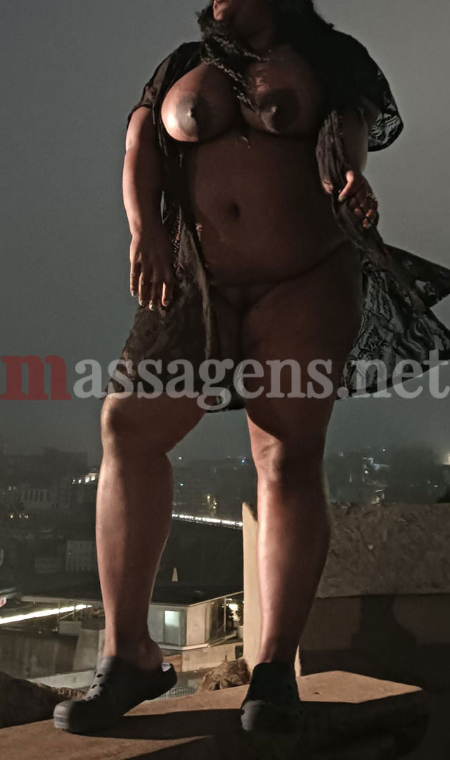 Foto vertical Acompanhante Sabrina