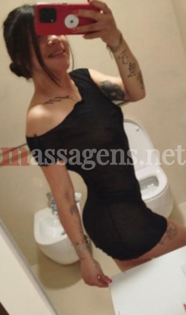 Foto vertical Massagista Salomé Fénix