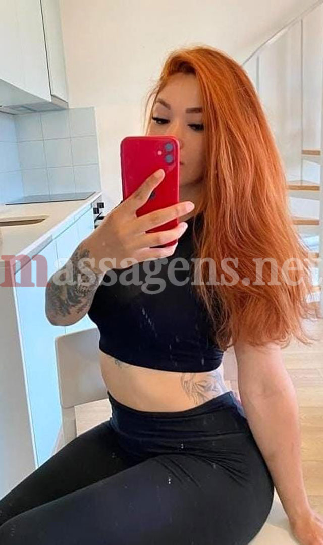 Foto vertical Massagista Zara Paixão