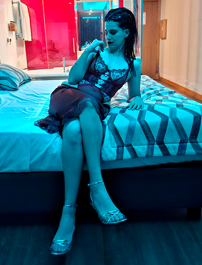 Anúncio {"id":2,"nome":"Massagista","slug":"massagista","created_at":"2022-10-17T08:24:27.000000Z","updated_at":"2022-10-17T08:24:27.000000Z"} Cristal